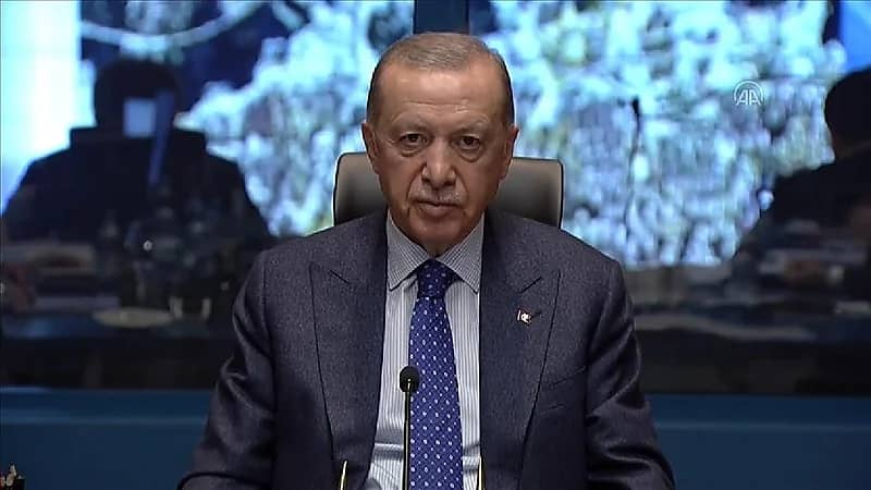 أردوغان يعلن حالة الطوارئ لمدة 3 أشهر في 10 ولايات منكوبة