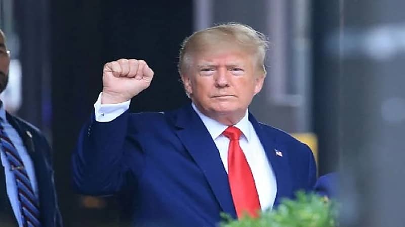 ترامب : اتمنى المثول أمام المحكمة مكبل اليدين