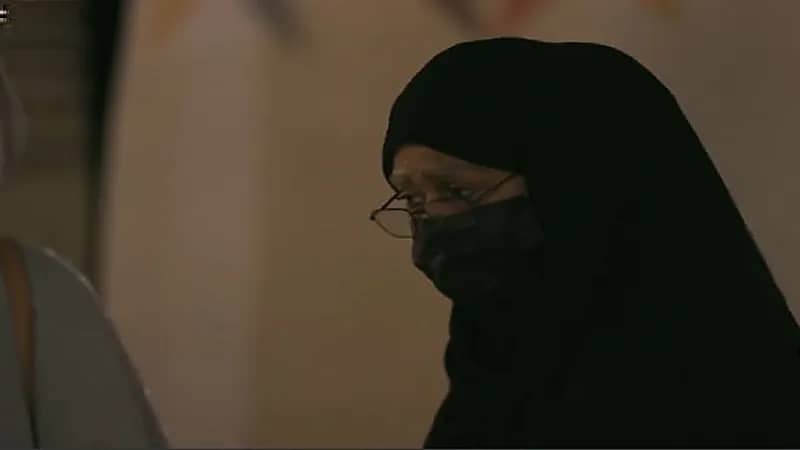 بعد تنكرها..امرأة تتهجم على الفنانة وعد ومواطنون يتدخلون للدفاع عنها