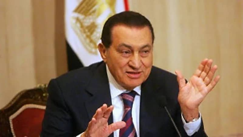 علاء مبارك يثير تفاعلا بنشر مقطع لوالده يتحدث خلاله عن محدودي الدخل