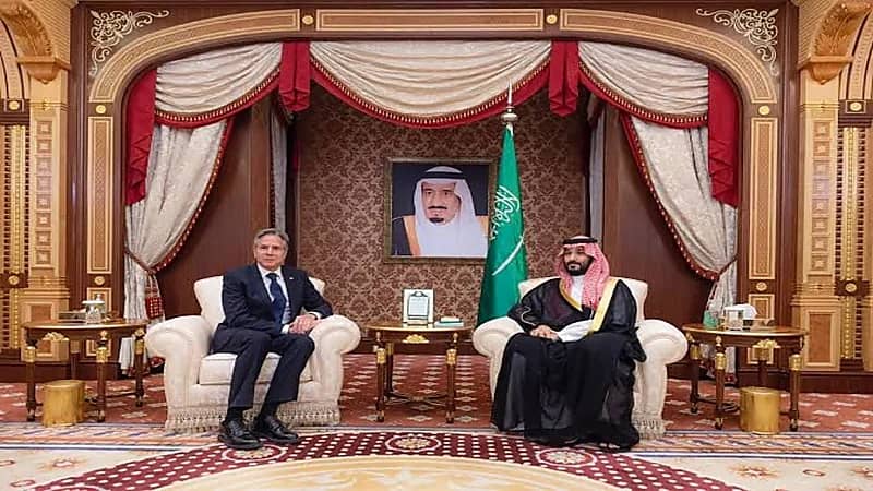  وزير الخارجية الأمريكي يرد على مراسلة سألته عن اجتماعه مع ولي العهد: ناقشنا الكثير ..فيديو