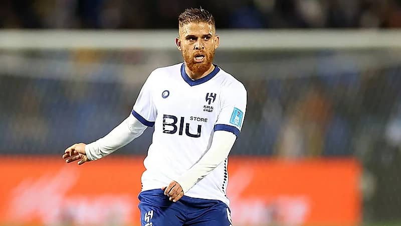 كويلار يجتاز الفحص الطبي استعدادا للانضمام للشباب