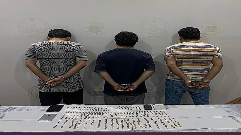القبض على 3 مقيمين لترويجهم مادة الإمفيتامين المخدر بصبيا