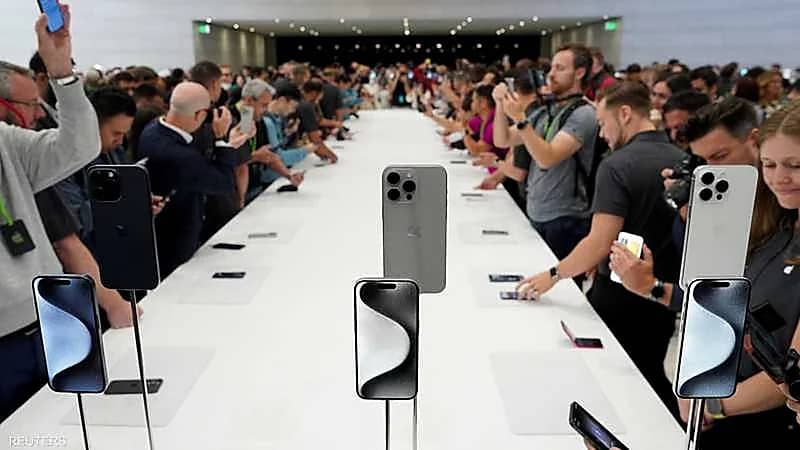 آبل تعلن عن توفر خدمات جديدة في هاتف آيفون 15