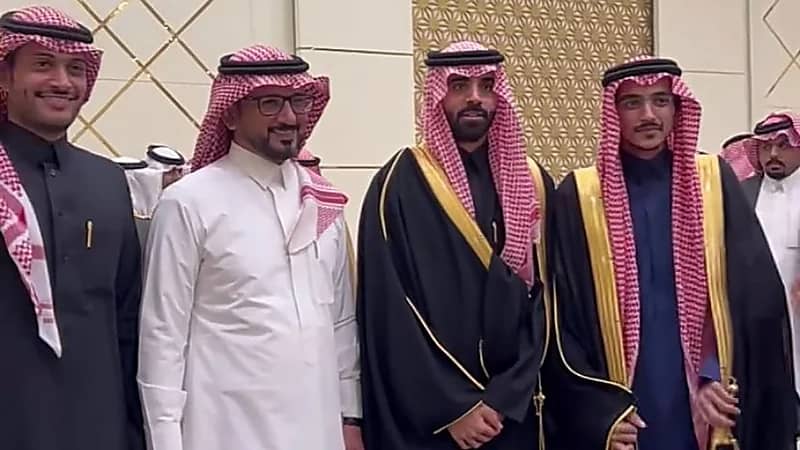 نجوم الشباب يحضرون حفل زفاف القحطاني .. صور