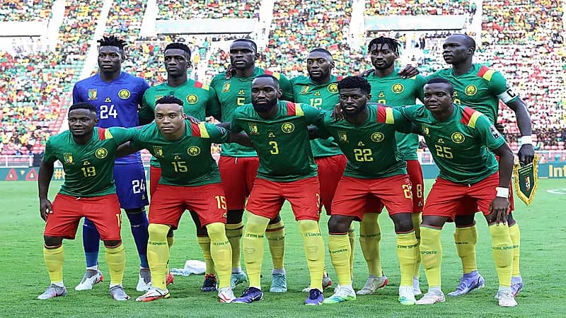 بعد مشادة ساخنة.. منتخب الكاميرون يسافر بمدربين اثنين لمواجهة أنغولا
