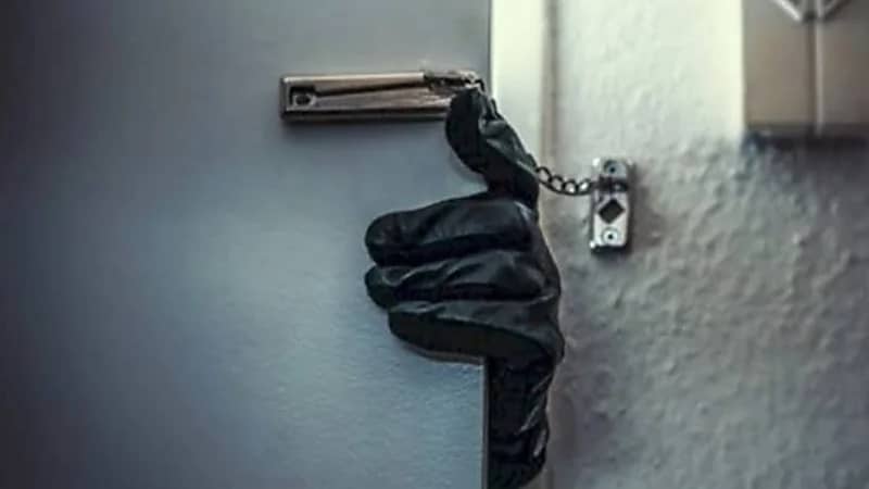 فنانة مصرية تتعرض للسرقة داخل كمباوند شهير