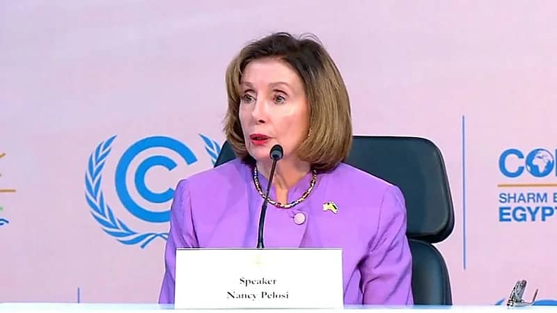 نانسي بيلوسي : ترامب يعاني من الخرف وليس بايدن