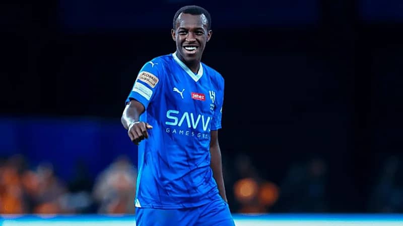 سعود عبدالحميد يحسم موقفه من العروض الأوروبية