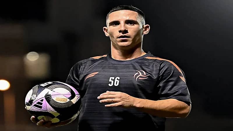 محترف الشباب يفضل دوري روشن على البريميرليغ .. فيديو