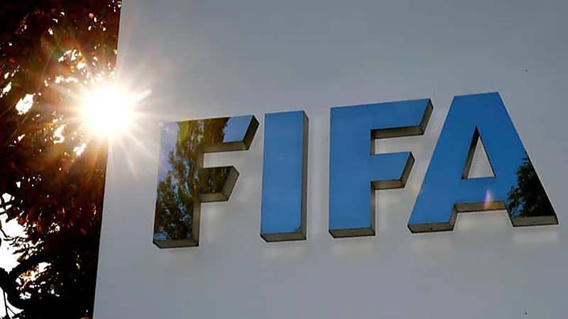 ‎فيفا : الأندية دفعت 125 مليون دولار في انتقالات اللاعبين والمملكة الأكثر إنفاقاً