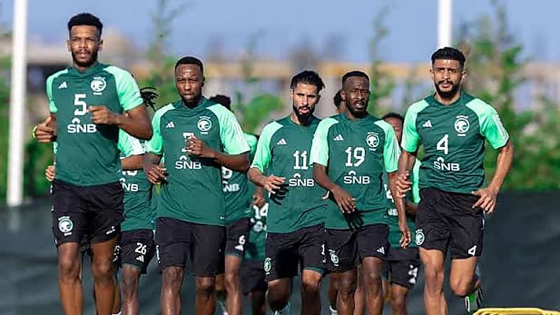 الأخضر يستأنف تدريباته قبل مواجهة عمان