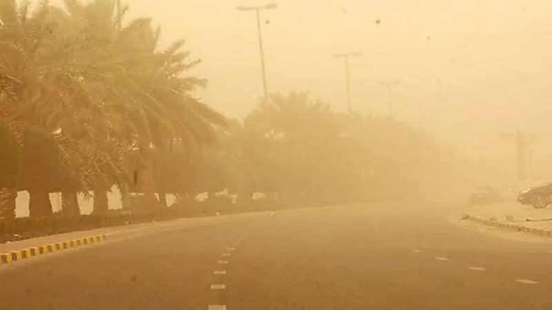 الجهني: موجة الغبار الكثيفة تقترب من مدينة حائل