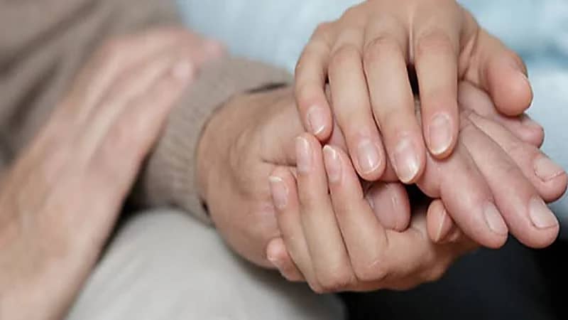 ‎أم تقتل ابنها المعاق وتنهي حياتها بعد علمها بقرب وفاتها