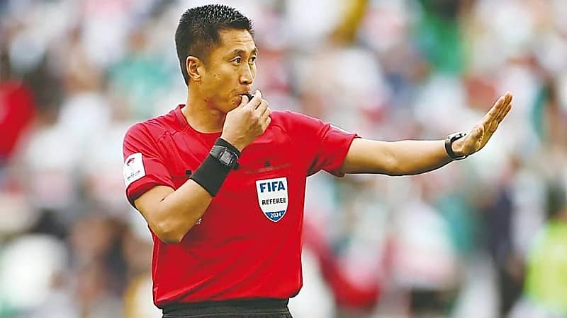 طاقم تحكيم صيني لمباراة الهلال وباختاكور