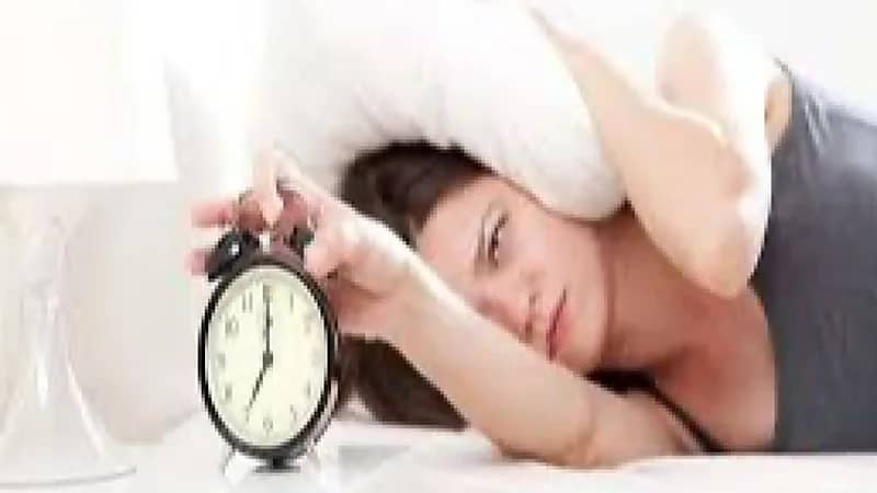 8 أسباب نفسية وجسدية تتسبب في صعوبة مغادرة السرير صباحاً