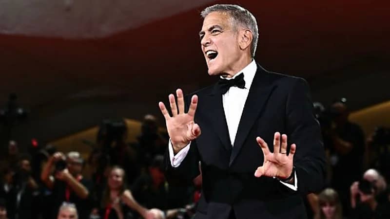 جورج كلوني يثير استياء أسرته بـ لوك جديد.. صورة