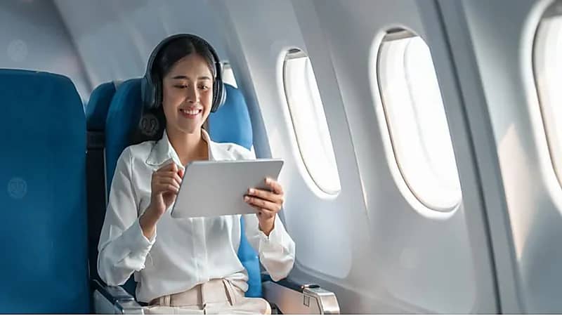 نصائح للوقاية من الجلطات الدموية أثناء السفر الجوي الطويل