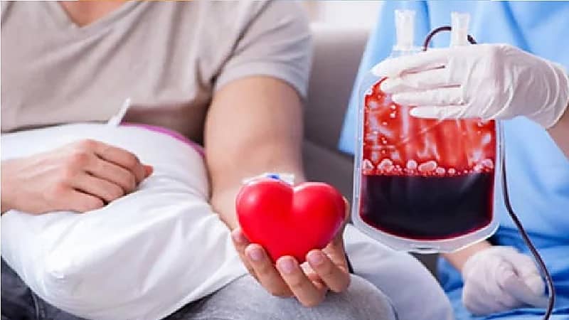 اختصاصي مختبرات: التبرع بالدم يقي من أمراض القلب بنسبة 75% .. فيديو