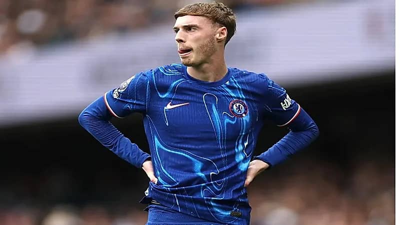 مدرب تشيلسي يدافع عن بالمر