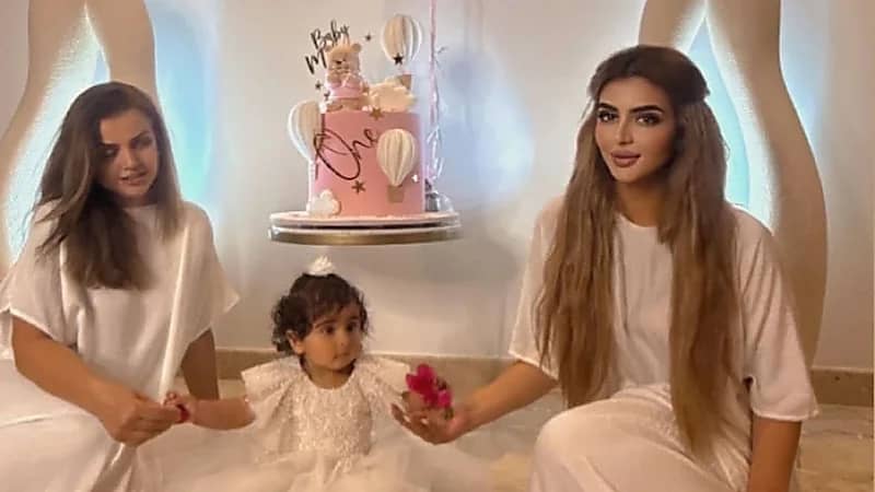 الشيخة مهرة تحتفل بعيد ميلاد ابنتها .. صور