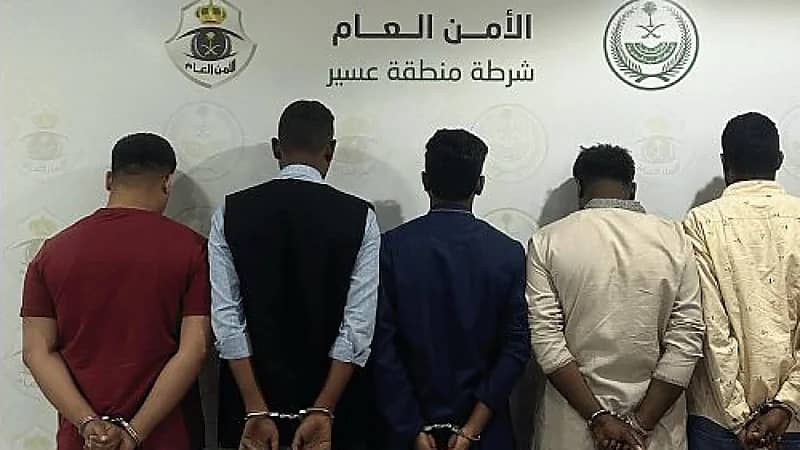 ضبط 5 مقيمين لترويجهم حملات حج وهمية