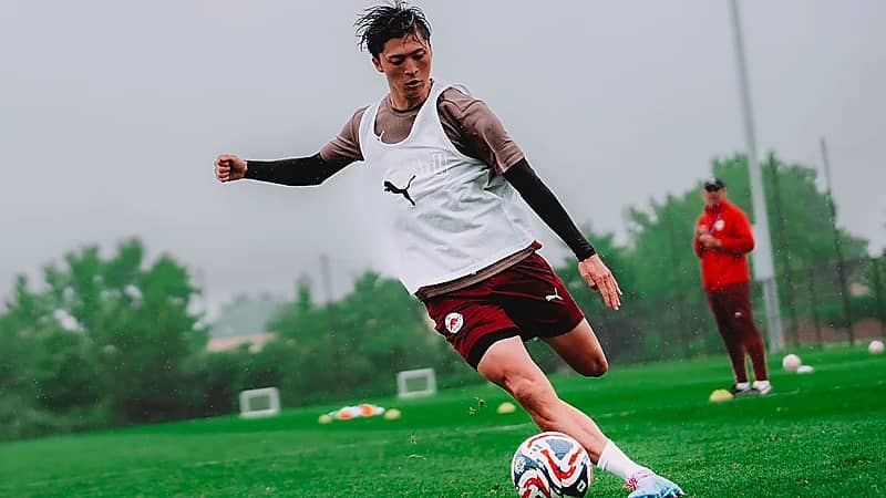 غياب كاوامورا عن مواجهة سالزبورغ أمام الهلال