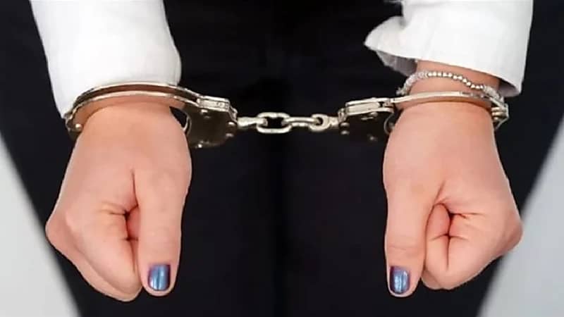 خريجة تطعن فرد أمن لرفضه دخولها الجامعة