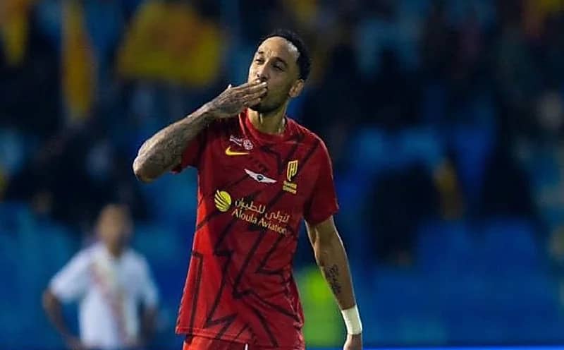 أوباميانج يثير اهتمام أندية كبرى بانتظار رحيله عن القادسية