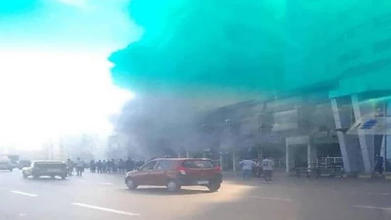 اندلاع حريق ضخم في أحد فنادق الإسكندرية بمصر