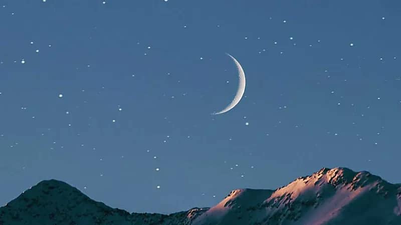 فلكية جدة: هلال صفر يزين سماء المملكة مساء اليوم