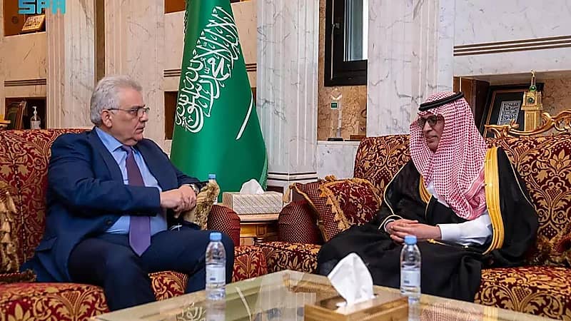 رئيس هيئة الإذاعة والتلفزيون يستقبل سفير دولة فلسطين لدى المملكة