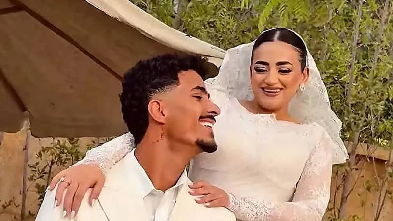 لاعب الزمالك يحتفل بعقد قرانه .. صور