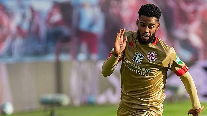 جوست يقترب من  الاتفاق