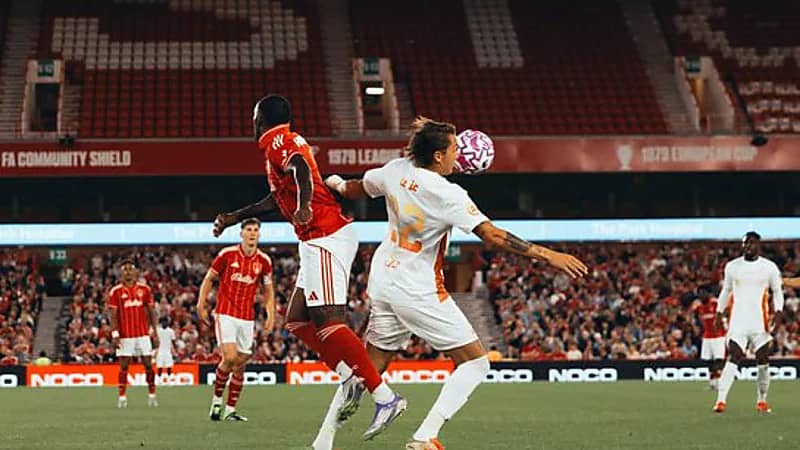 التعادل السلبي يحسم مباراة القادسية ونوتنغهام فورست الودية .. صور