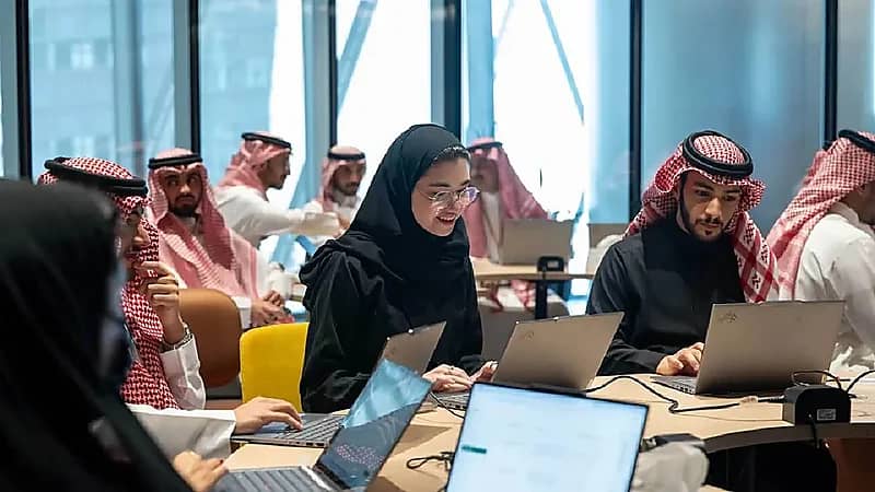 الإحصاء: الشباب يشكلون 35% من سكان المملكة