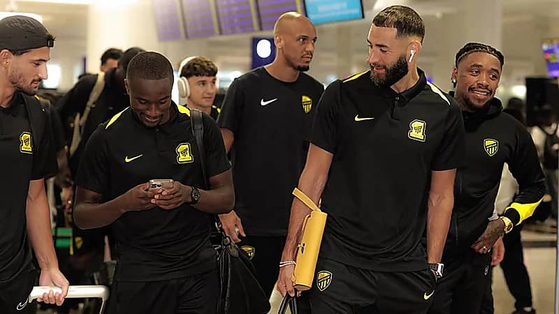 الاتحاد يصل هونغ كونغ استعداداً لكأس السوبر .. صور