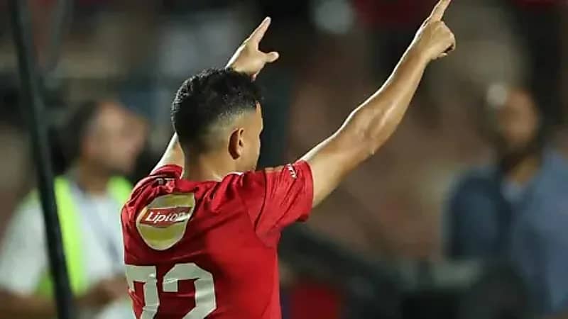 جماهير الأهلي المصري تهاجم تريزيغيه قبل مواجهة سيراميكا  ..  فيديو