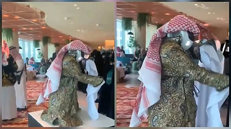 روبوت يؤدي العرضة احتفالاً باليوم الوطني .. فيديو