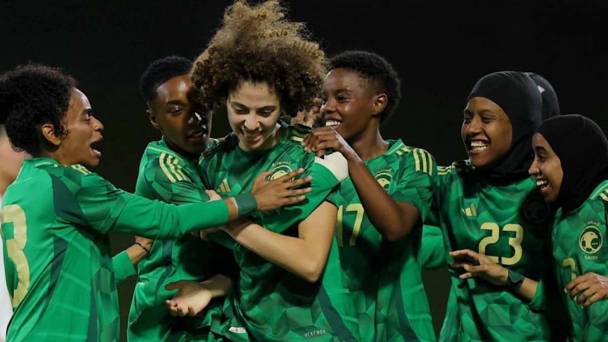 الأخضر النسائي يدشن معسكره في أبوظبي استعدادًا لبطولة غرب آسيا