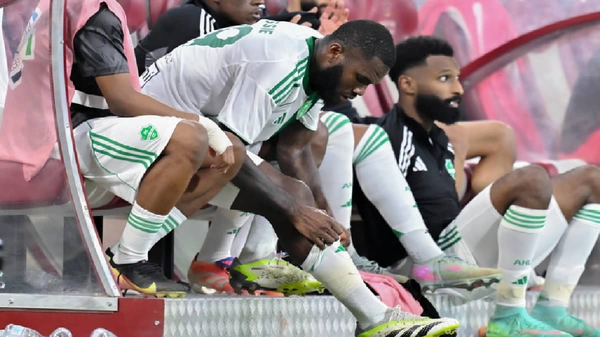 الأهلي ينتظر نتائج فحص كيسيه قبل مواجهة الباطن