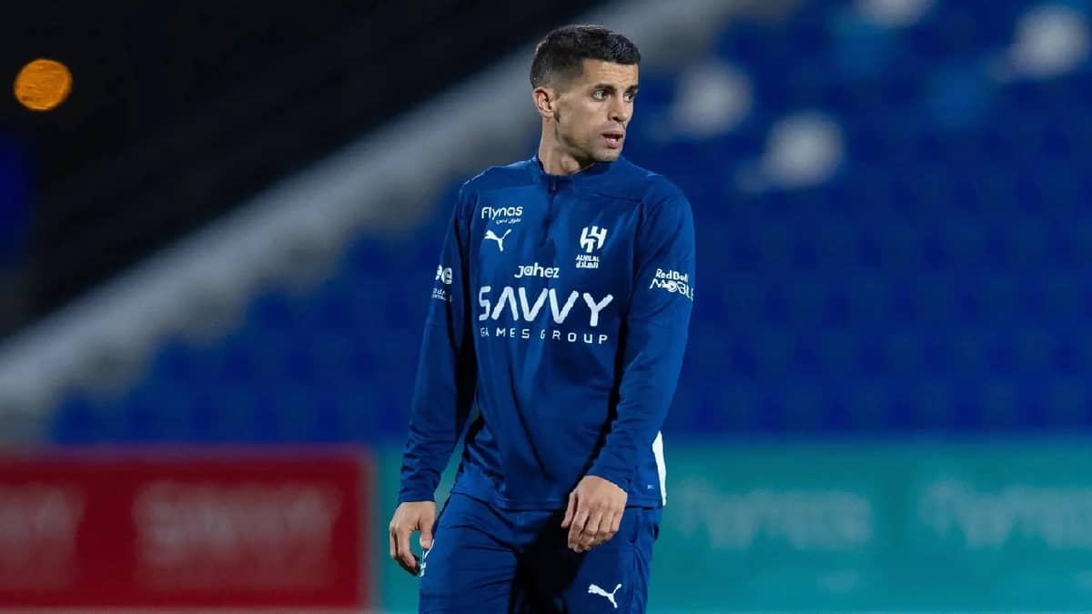 كانسيلو يقترب من المشاركة أمام الغرافة