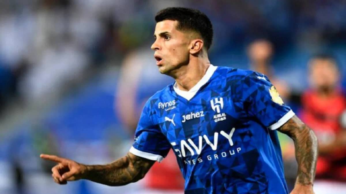 الهلال يقترب من استعادة خدمات كانسيلو