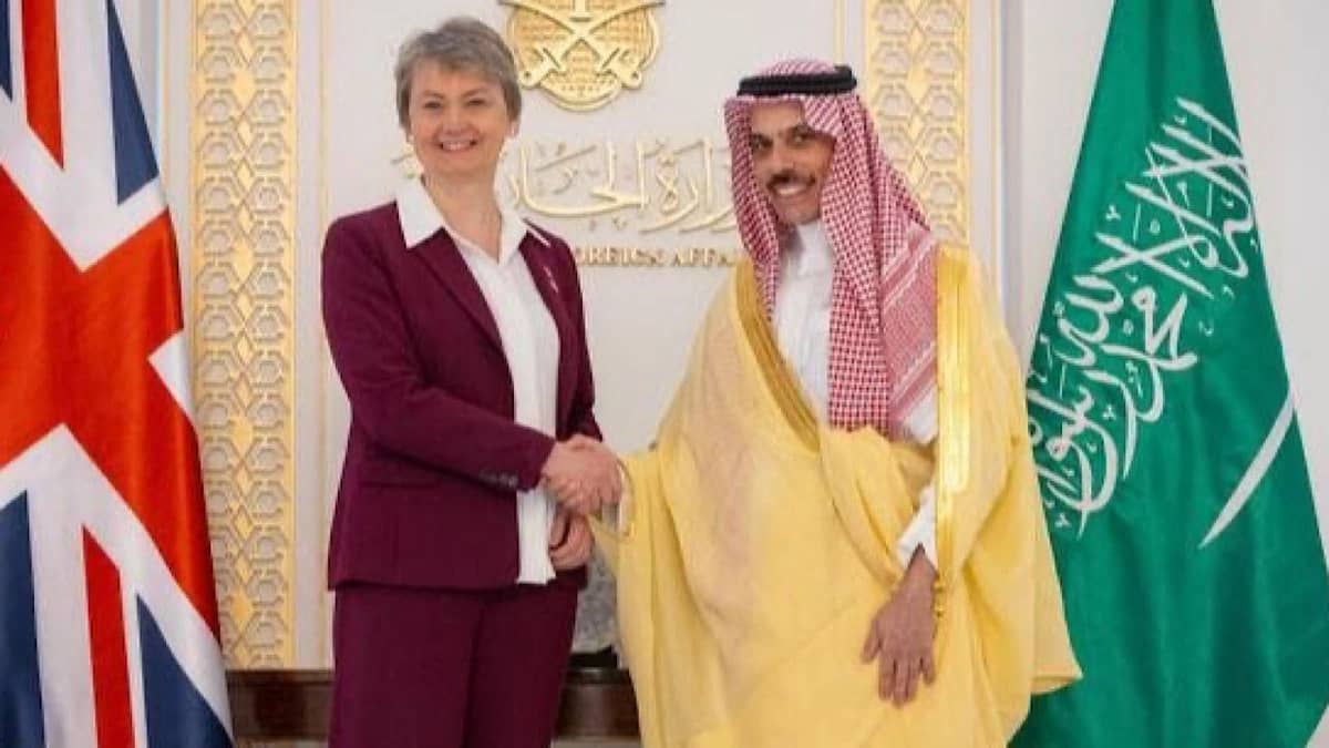 وزيرة خارجية بريطانيا : علاقتنا بالرياض "قوية وتاريخية"
