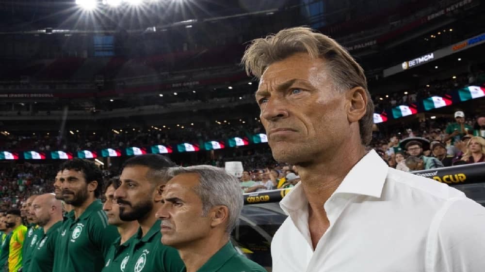 رينارد يقترب من تكرار إنجازه مع الأخضر