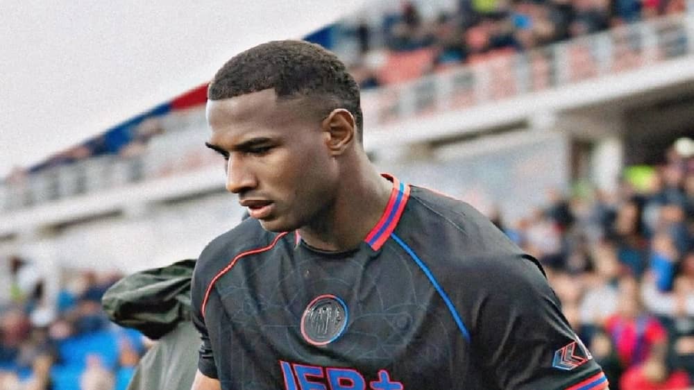 عرض سعودي لضم مدافع سان لورينزو يوهان رومانا