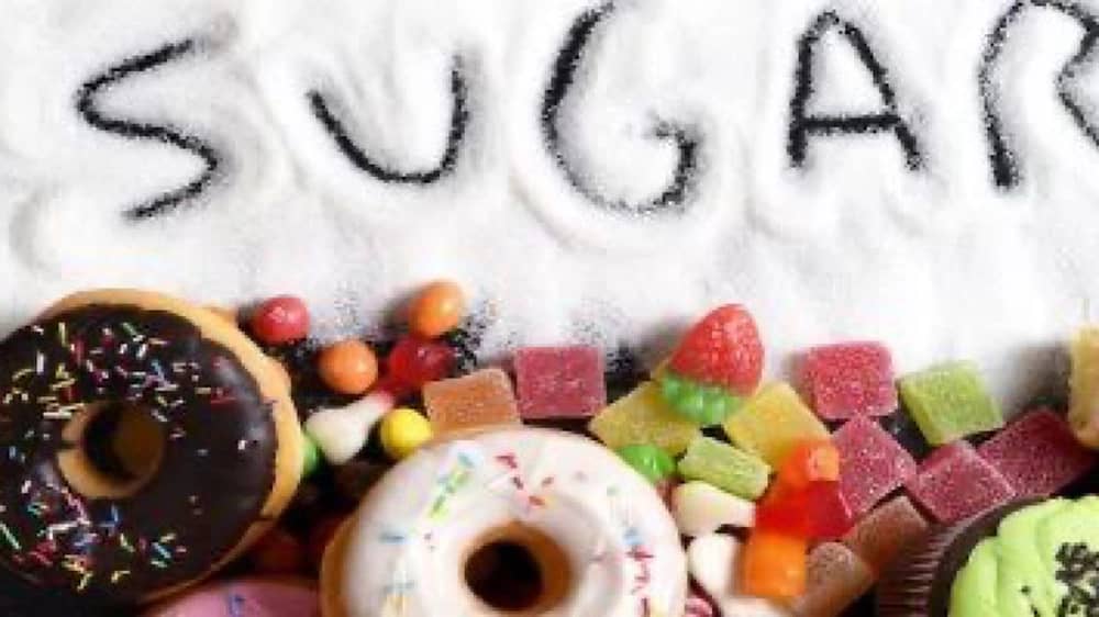 استشاري :  الكمية الآمنة من السكر للرجال 25 غرام وللنساء 20 غرام .. فيديو