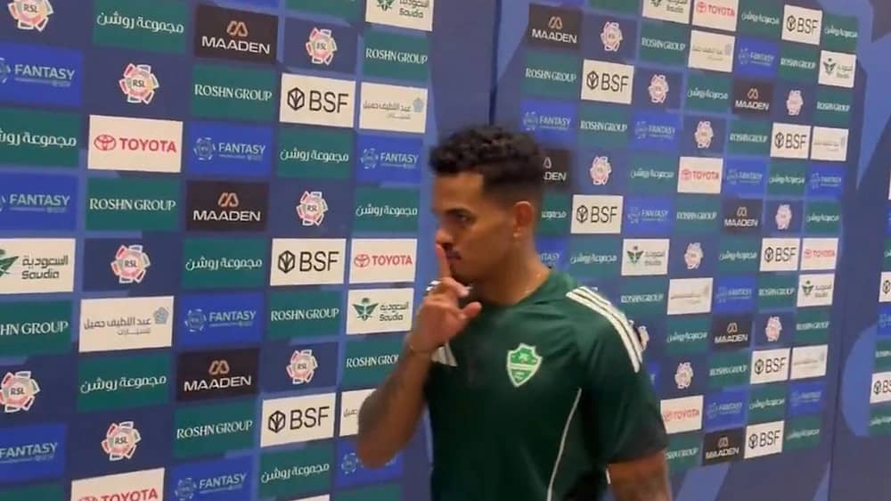 حركة مثيرة من جالينو تشعل التفاعل بين الأهلاوية عقب الفوز على النصر..فيديو