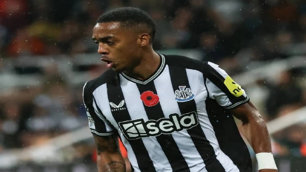 نيوكاسل يرد على الإساءات العنصرية لجو ويلوك