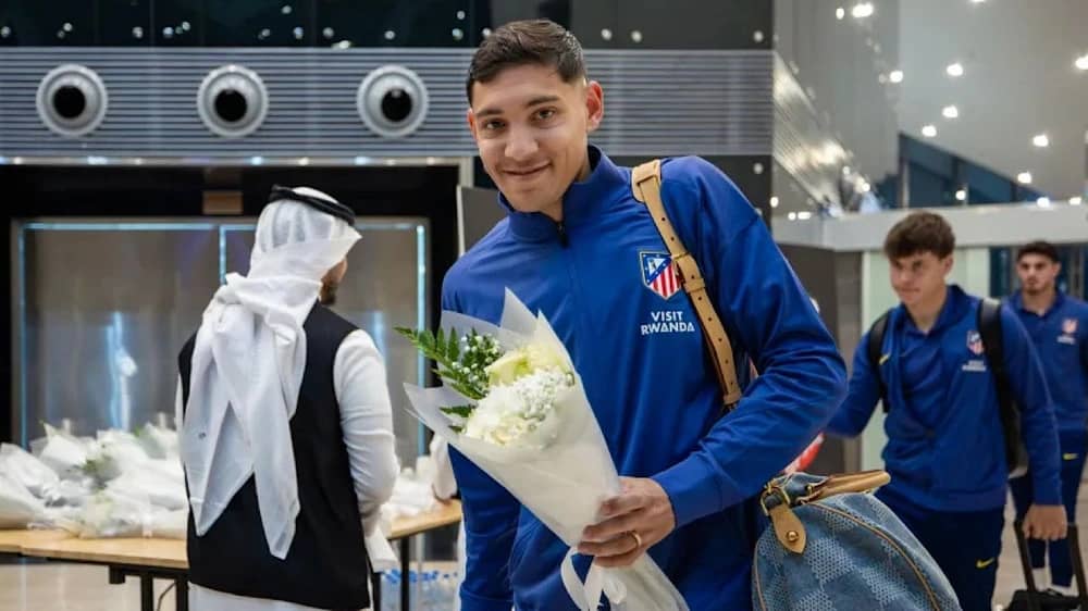 بعثة أتلتيكو مدريد تصل جدة استعدادًا للسوبر الإسباني